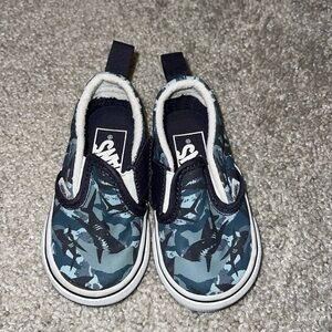 Size 4 children’s vans